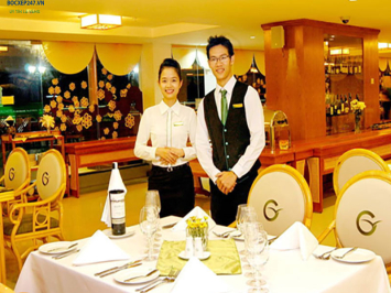 Yêu cầu đối với nhân viên phục vụ nhà hàng là gì?